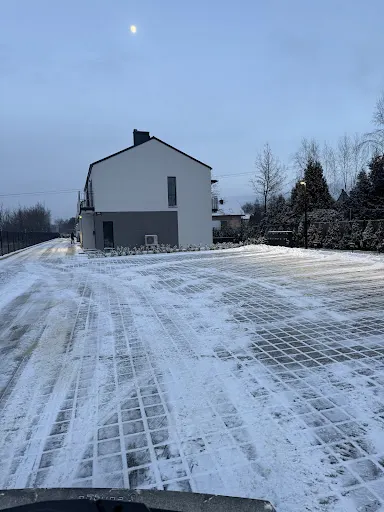 Decarbo - sprzątanie i odśnieżanie